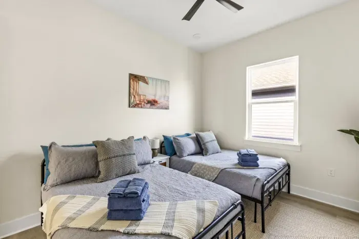 25-972 Driftwood Dr-14.jpg