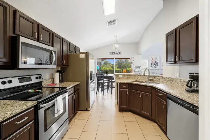 25-print-534 Paloma Dr_25.jpg