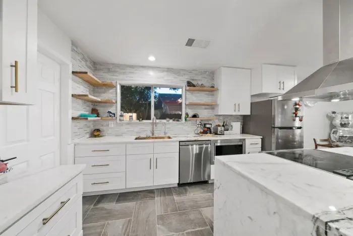 10111 Sungate Park-15.jpg