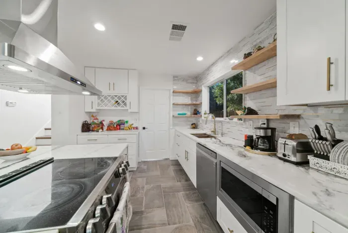 10111 Sungate Park-18.jpg