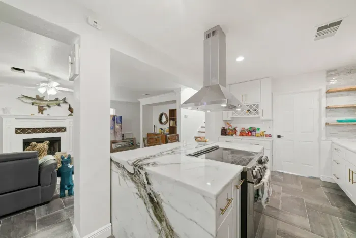 10111 Sungate Park-19.jpg