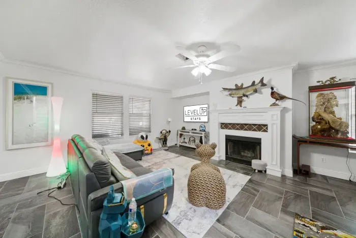 10111 Sungate Park-7.jpg