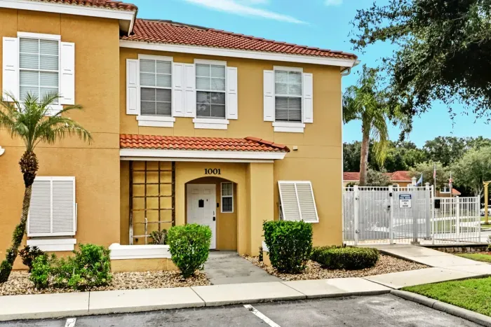 2-print-1001 Park Club Dr_02