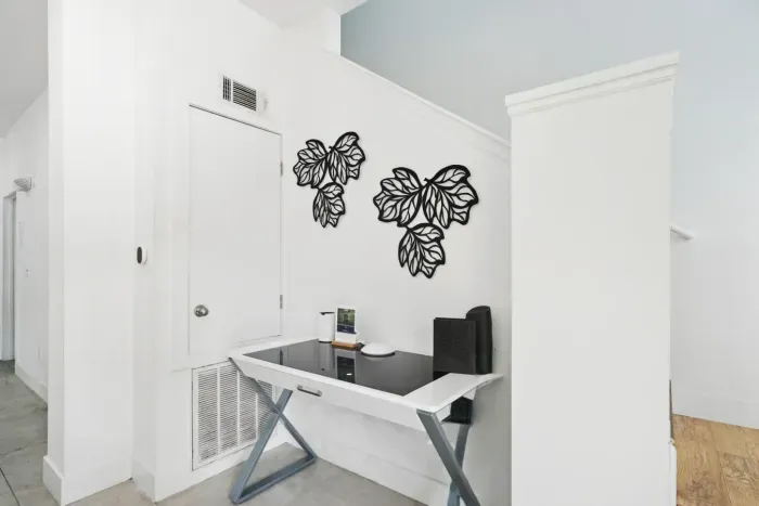 23-print-1001 Park Club Dr_23