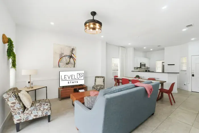 18-print-1001 Park Club Dr_18