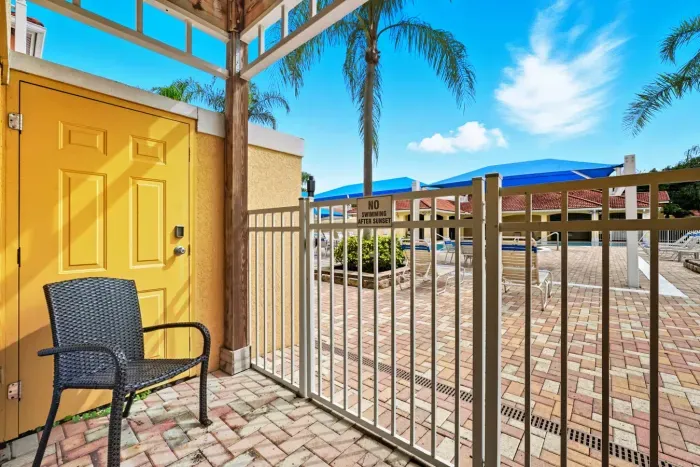 42-print-1001 Park Club Dr_42