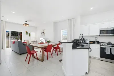 4-print-1001 Park Club Dr_04