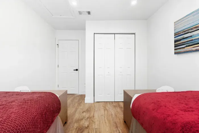 33-print-1001 Park Club Dr_33