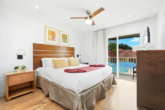 25-print-1001 Park Club Dr_25