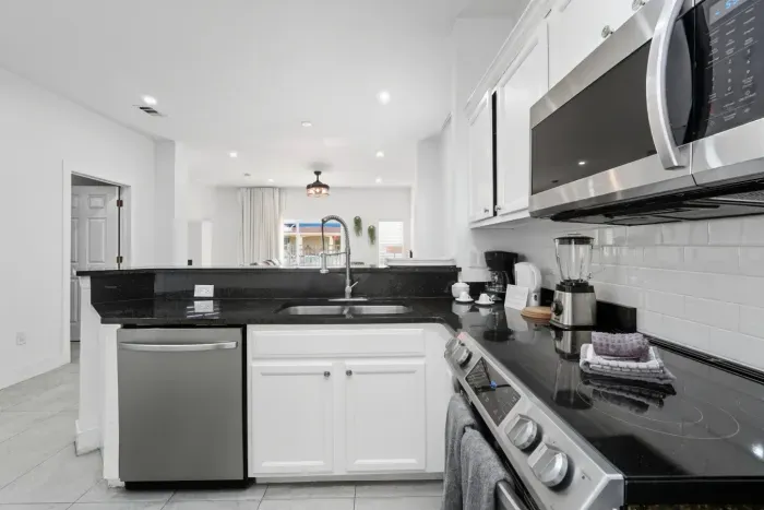 11-print-1001 Park Club Dr_11