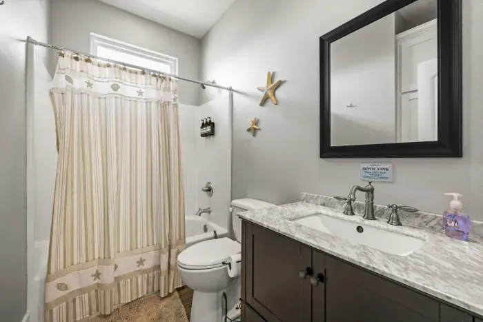 26-2003 Vista Dr-25.jpg