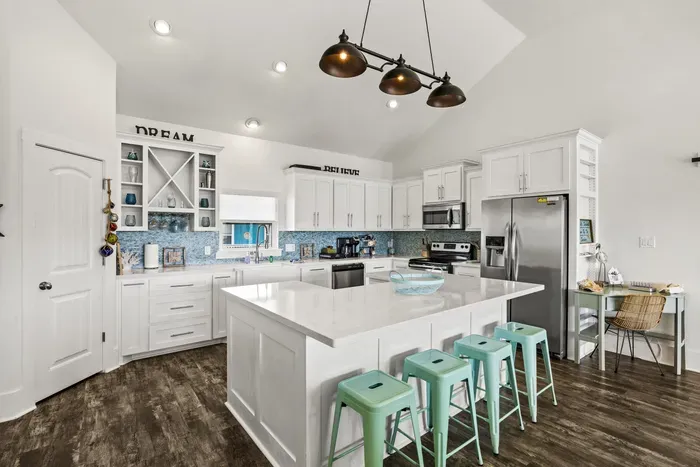 13-2003 Vista Dr-12.jpg