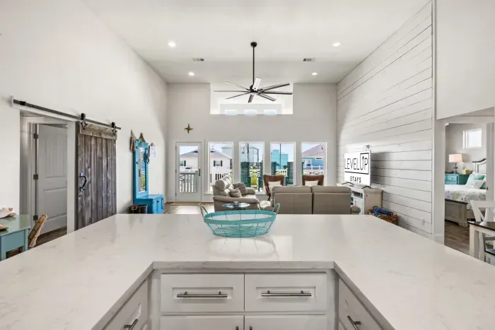 17-2003 Vista Dr-16.jpg