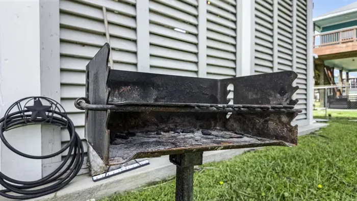 45-2003 Vista Dr-44.jpg