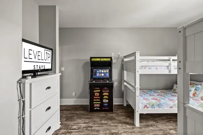 28-2003 Vista Dr-27.jpg