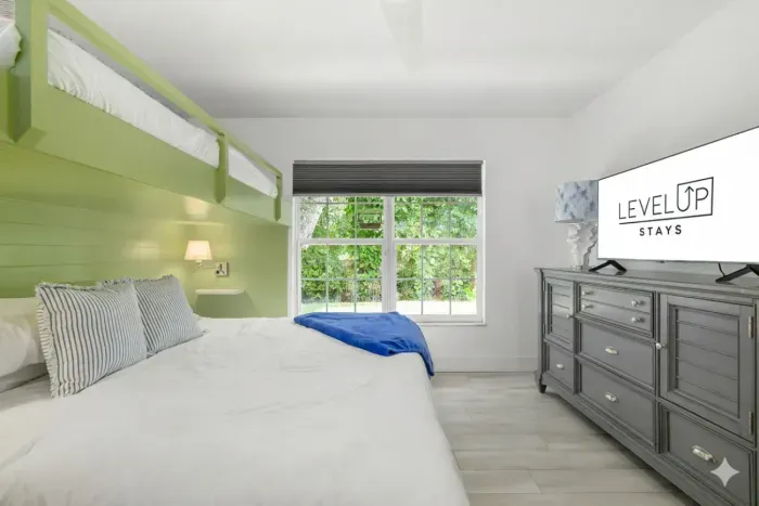 Generated Image October 07, 2025 - 10_05PM.png