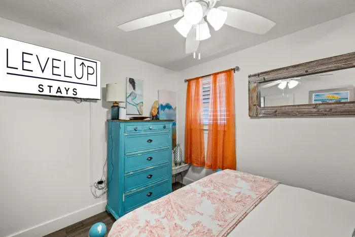 29-920 4th St-20.jpg