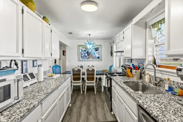 18-920 4th St-13.jpg