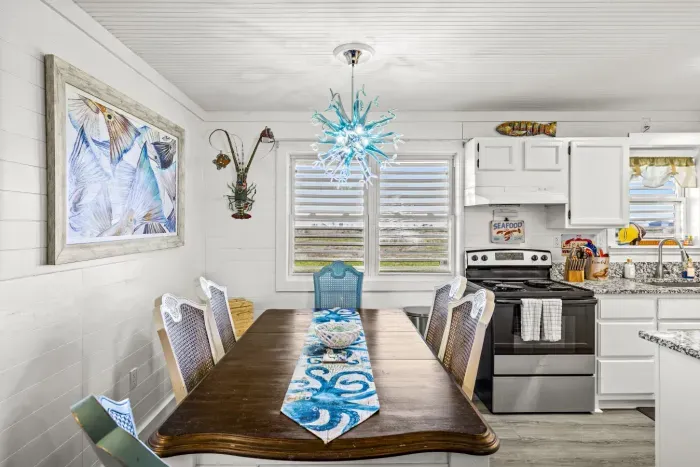 19-920 4th St-14.jpg