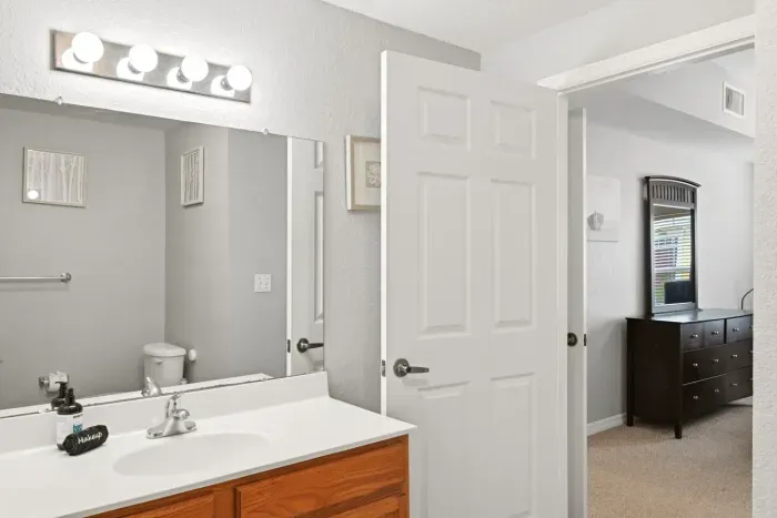 30-web-or-mls-4560-yellowgold-rd-e-27-101