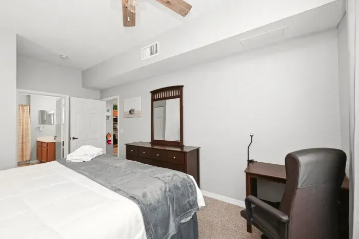 28-web-or-mls-4560-yellowgold-rd-e-27-101