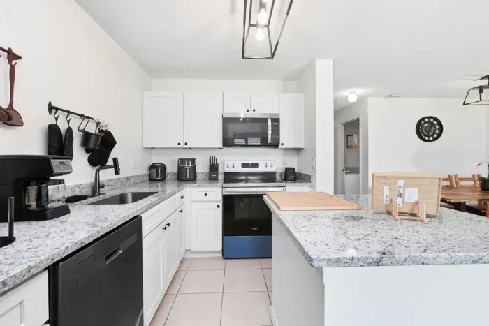 8-print-2773 Club Cortile Cir_08.jpg