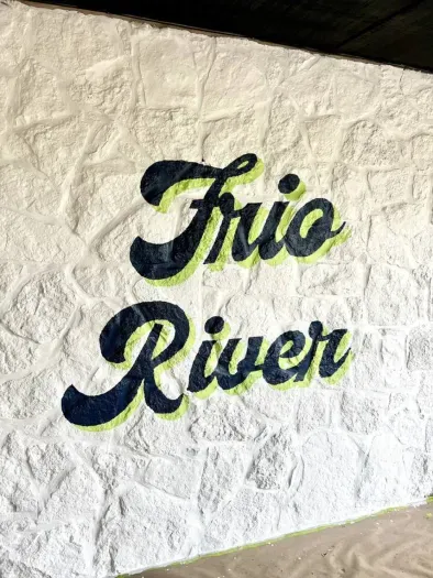 Be greeted with a warm welcome as you arrive at our property, with our stunning photo-worthy outdoor mural welcome sign. Immerse yourself in the beauty of our surroundings and capture memories that will last a lifetime. .