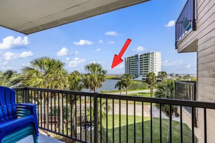 25-9520SeawallBlvd_242-24 copy.jpg