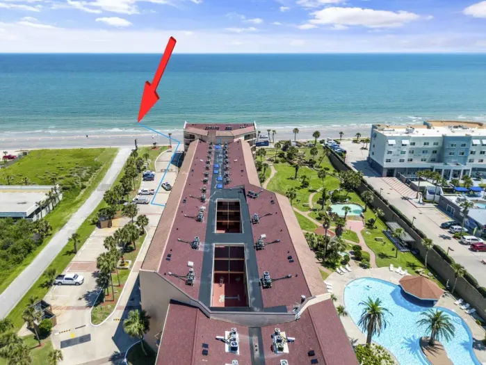 01-9520SeawallBlvd_242-62 copyvs2.jpg