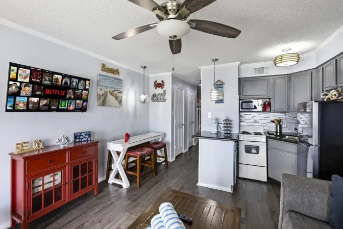 15-6102 Seawall Blvd _ 219-15.jpg