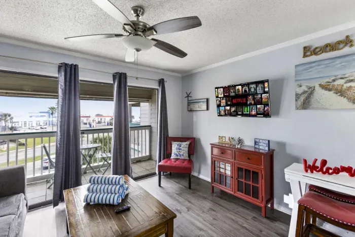 11-6102 Seawall Blvd _ 219-11.jpg