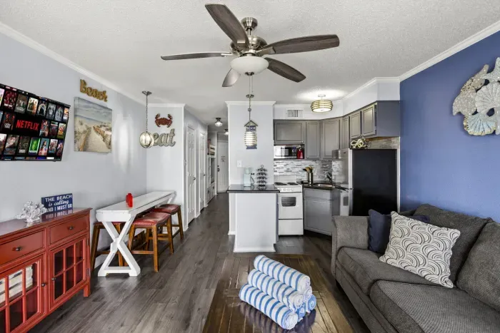 20-6102 Seawall Blvd _ 219-20.jpg