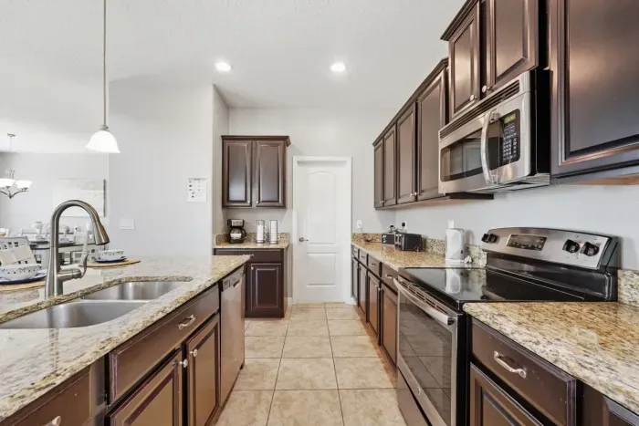 19-print-2950 Buccaneer Palm Rd_18.jpg