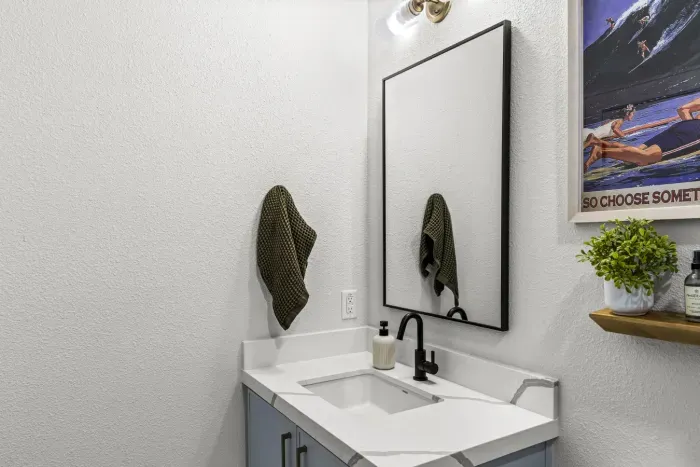 48-1990 Royalville Ct-32.jpg