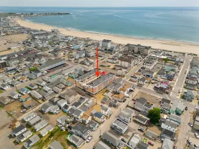 Aerial view, walking distance to the beach, boardwalk and main attractions