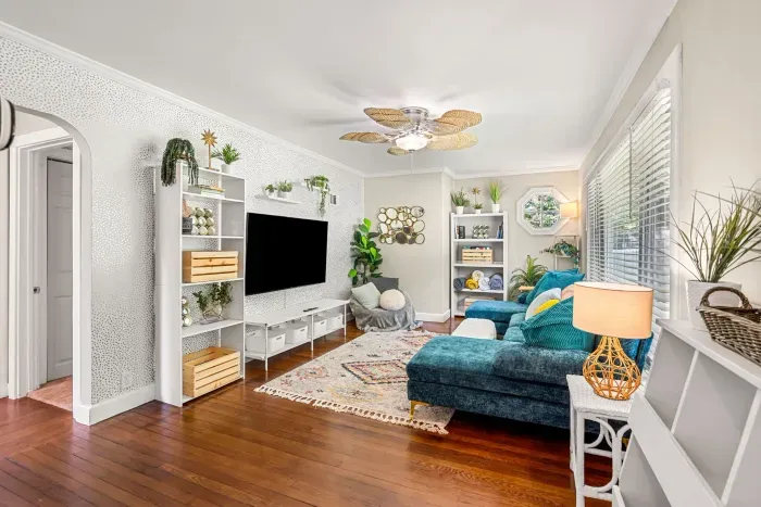 Spacious hallway to living room.