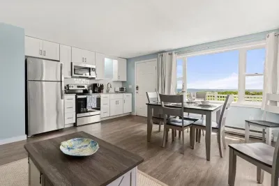 Fully equipped open kitchen and living room, strong WiFi and smart TV
