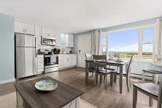 Fully equipped open kitchen and living room, strong WiFi and smart TV