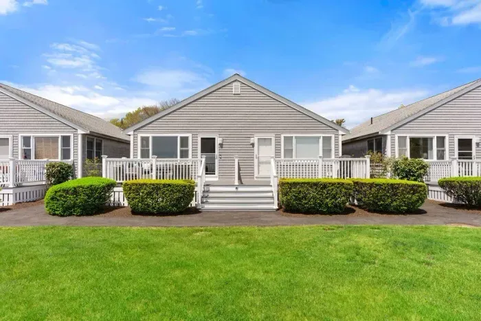 Front of unit (entrance on left side)