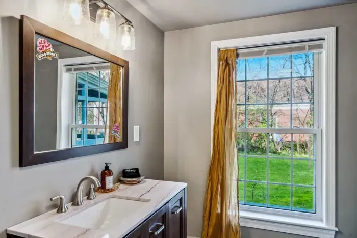 Hand soap and hand towels provided.