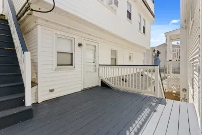 Common back deck