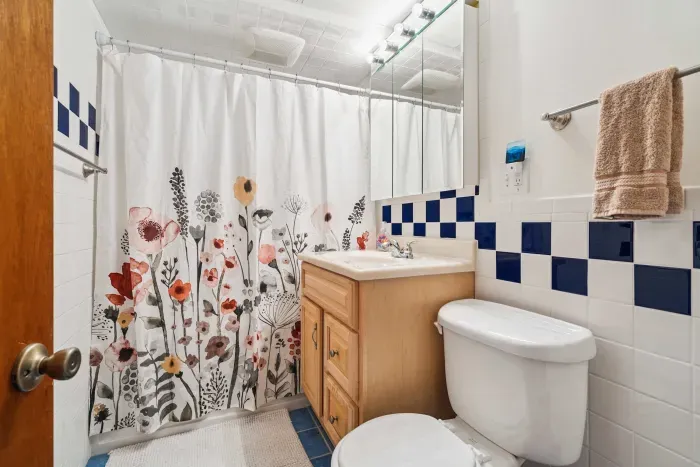 Full bathroom with a tub/shower combo located near the bedrooms. Clean towels provided.
