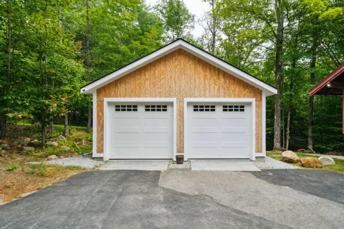 The garage, perfect for storing skis or any outdoor equipment! Please no parking cars in the garage.