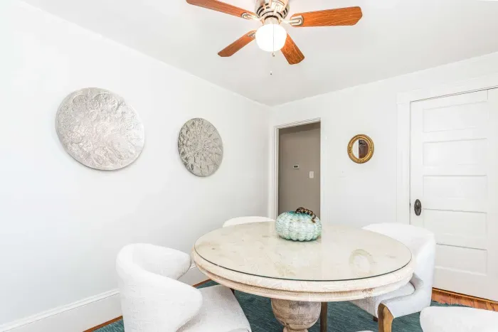 Dining room with seating for 4 people.