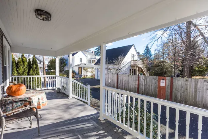 The front porch shared between both units.