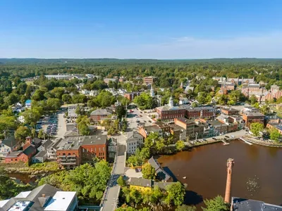 Stunning views of the river and downtown Exeter. The condo is steps away from downtown!