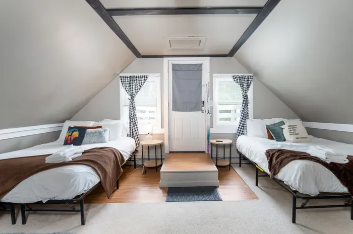 The Bridgewater Inn Main House - Two comfortable full-sized beds in a peaceful, private attic sanctuary