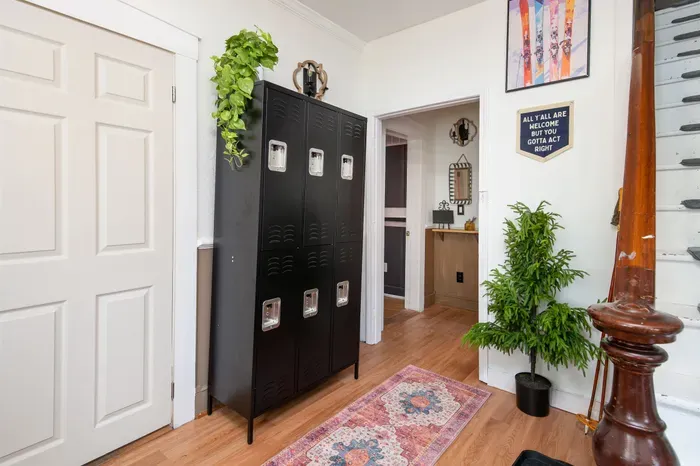 The Bridgewater Inn Main House - The foyer with lockage storage for ski gear or coats!