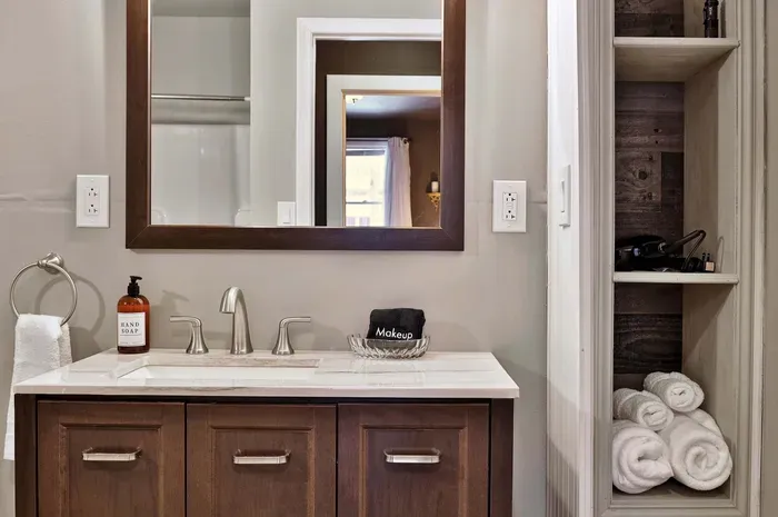 Hand soap and hand towels provided.