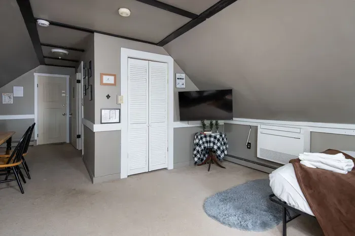 The Bridgewater Inn Main House - Two comfortable full-sized beds in a peaceful, private attic sanctuary